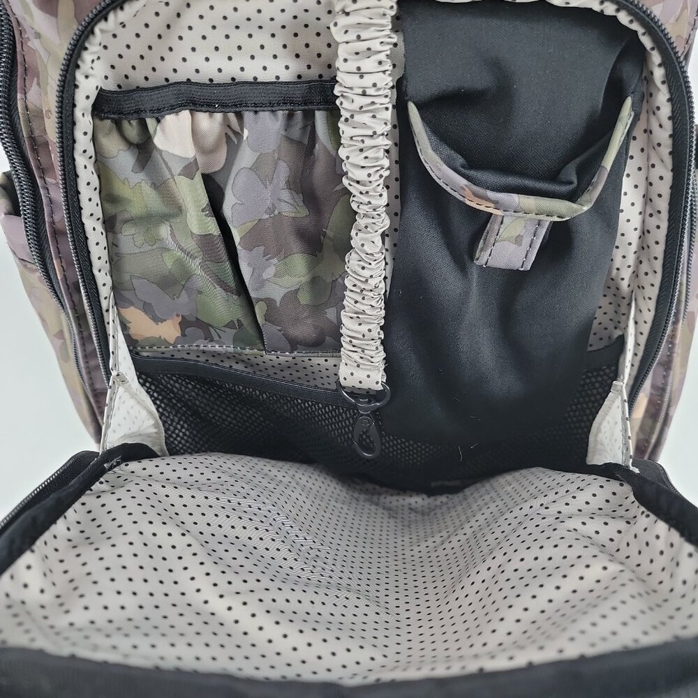 JuJuBe Diaper Backpack (Soft Camo) + Changing Pad - Picture 9 of 11